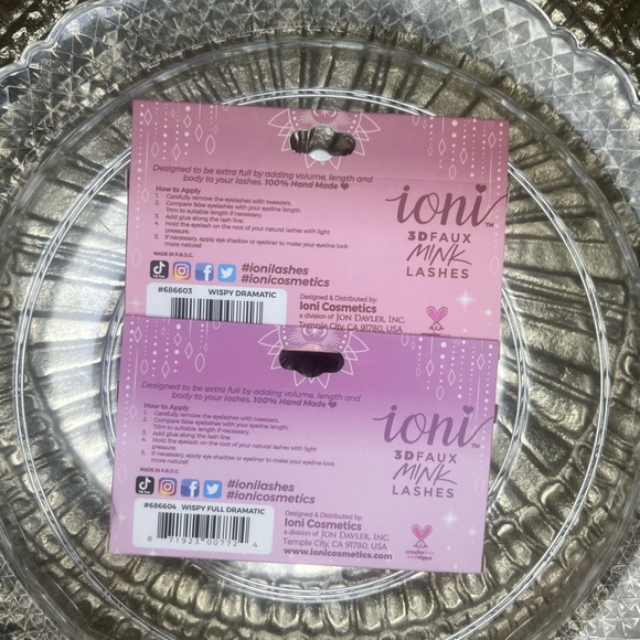 Pair (2) of Ioni 3D FAUX Mink Lashes new in package - Picture 5 of 6